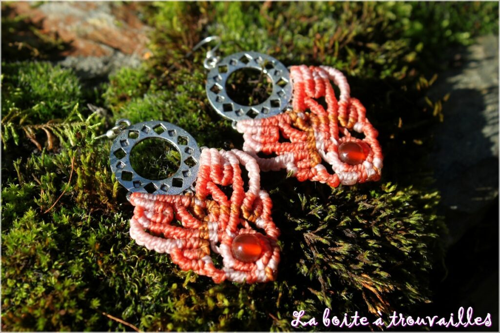 boucles doreilles macrame pierre cornaline